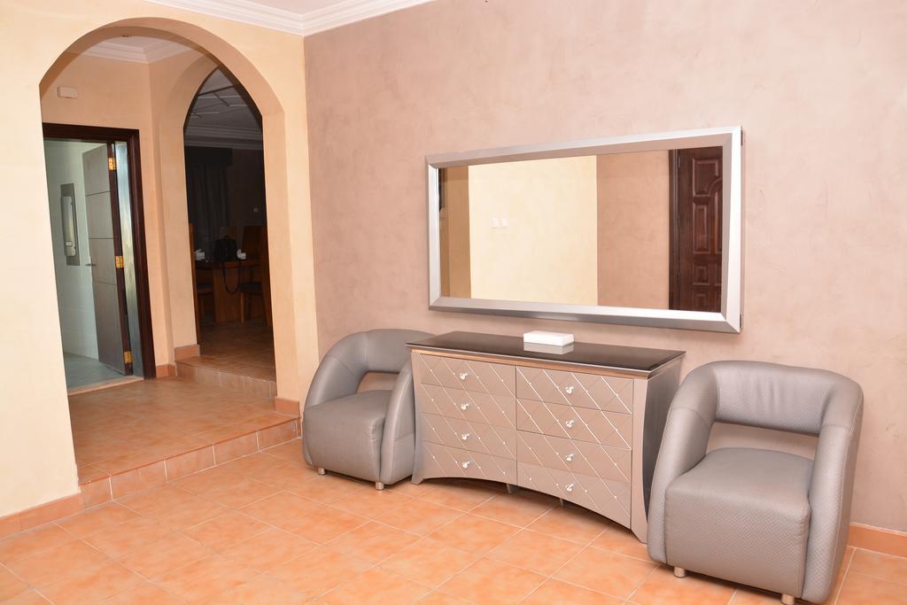 Janadriyah Suites 13 Nadinah Esterno foto