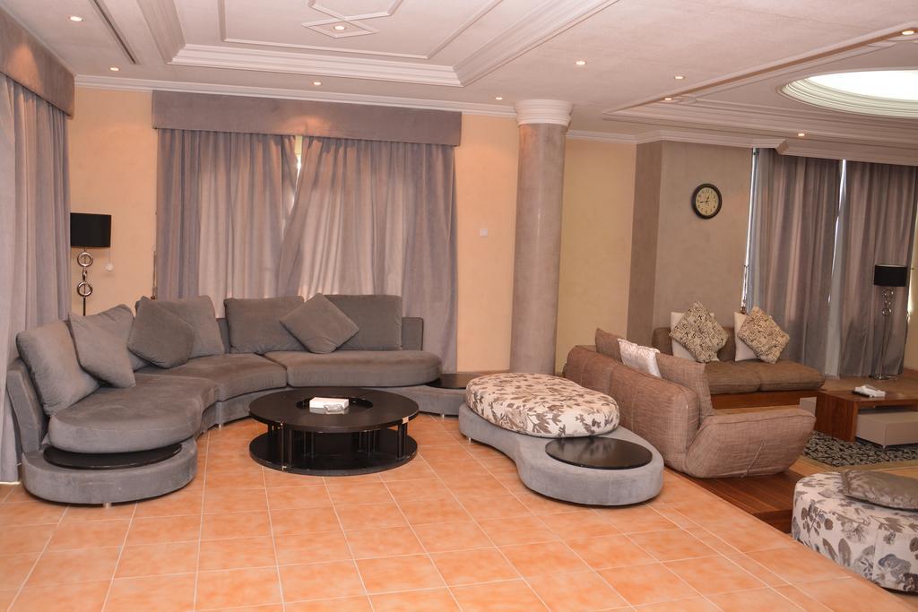 Janadriyah Suites 13 Nadinah Esterno foto
