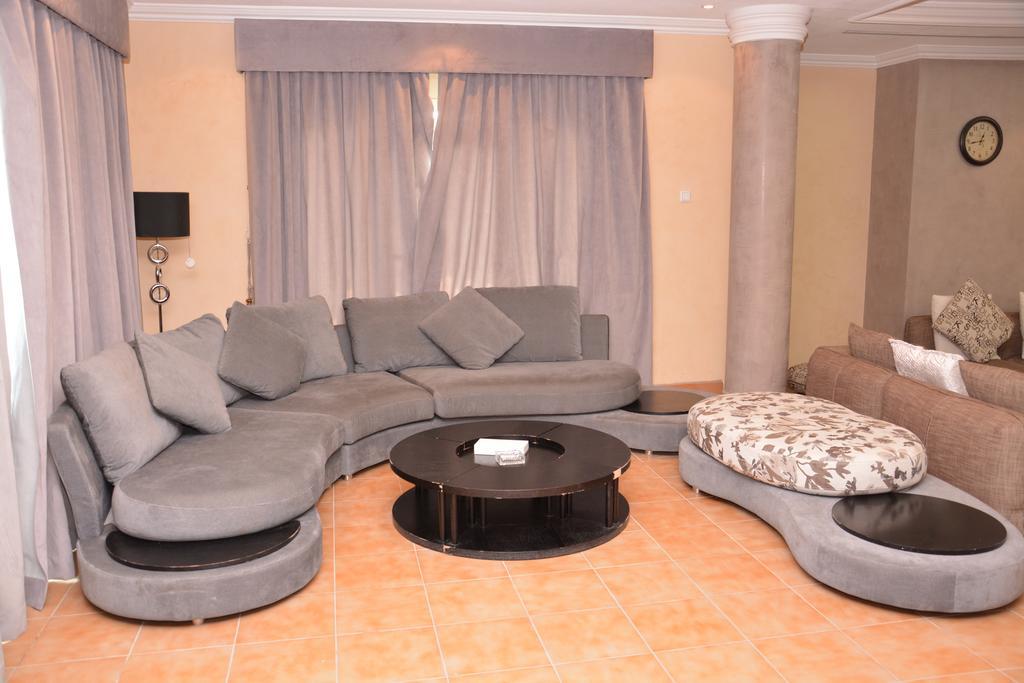 Janadriyah Suites 13 Nadinah Esterno foto