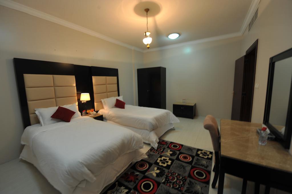 Janadriyah Suites 13 Nadinah Camera foto